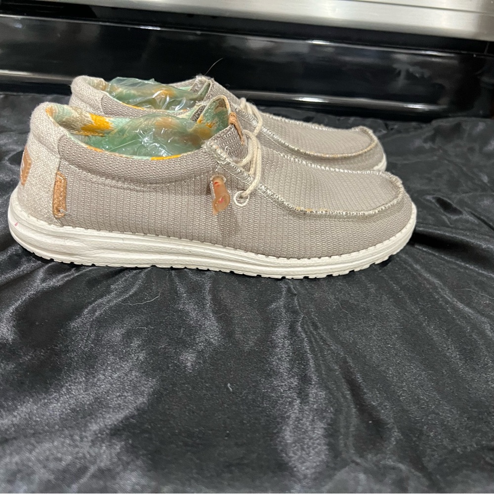 Desert Brown Men’s Hey Dudes. Excellent  condition. Box not included